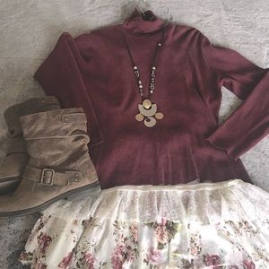 Chicos thin ribbed silk/rayon/nylon turtleneck